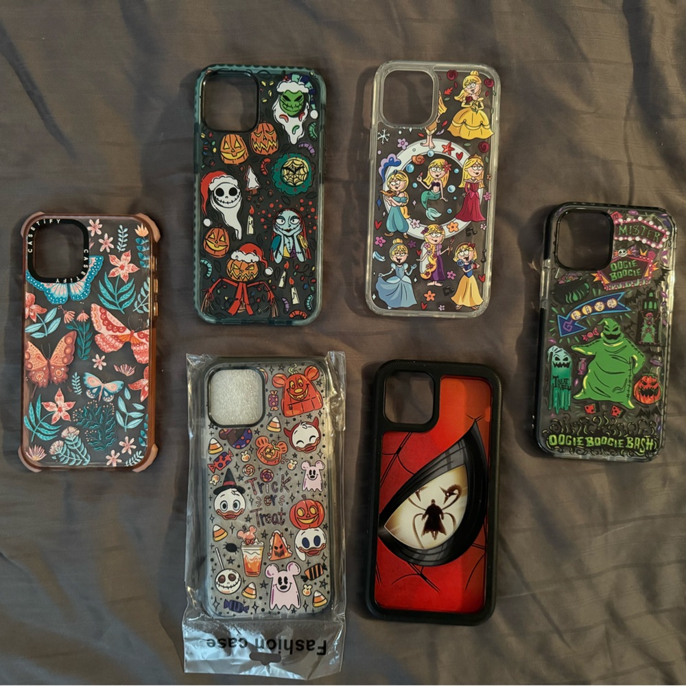 ✨iphone 12Pro case bundle✨